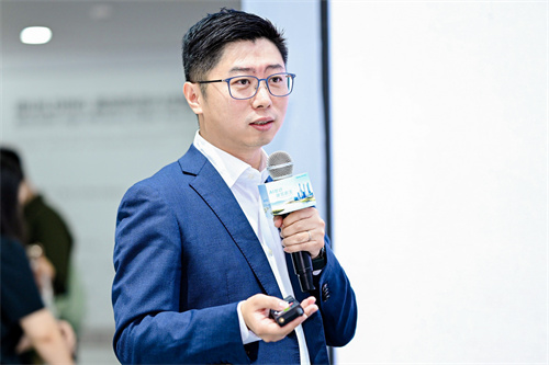 AI智啟建筑新生！美的樓宇科技閃耀2025中國國際制冷展